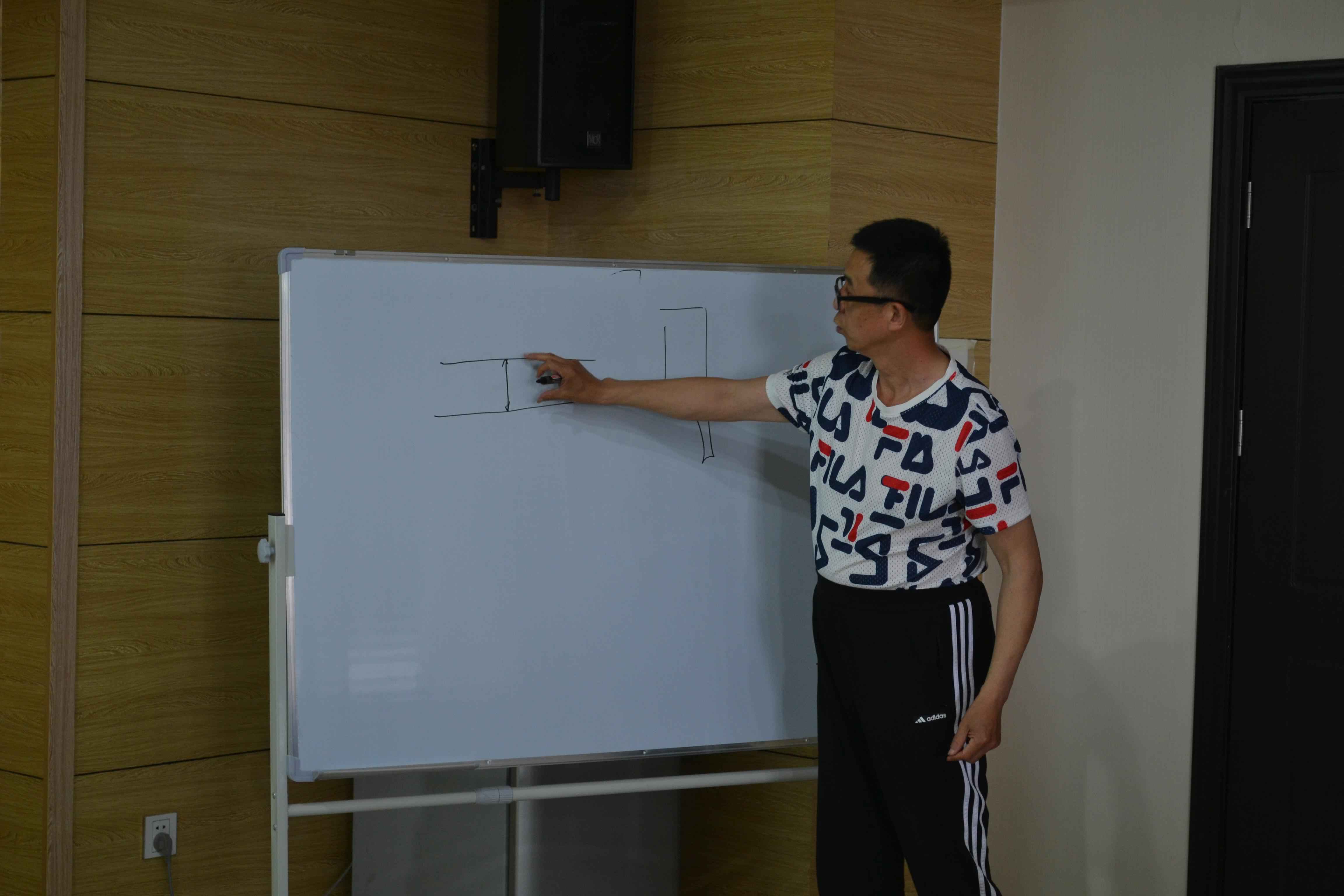 图片4.jpg 图片4.jpg